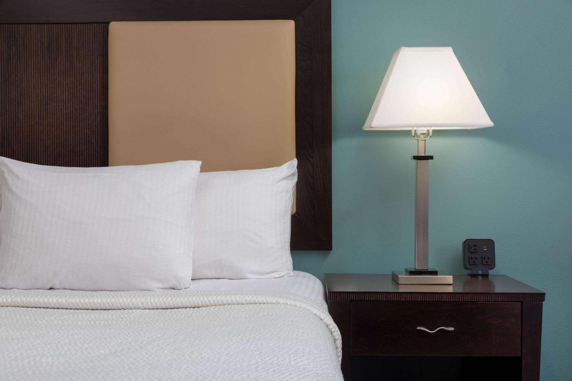 La Quinta By Wyndham Savannah Airport - Pooler Eksteriør bilde