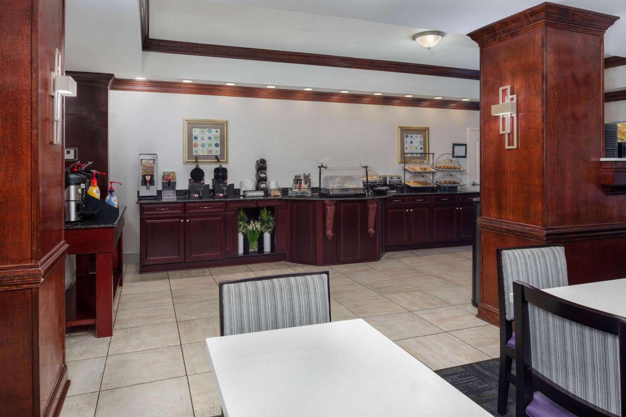 La Quinta By Wyndham Savannah Airport - Pooler Eksteriør bilde