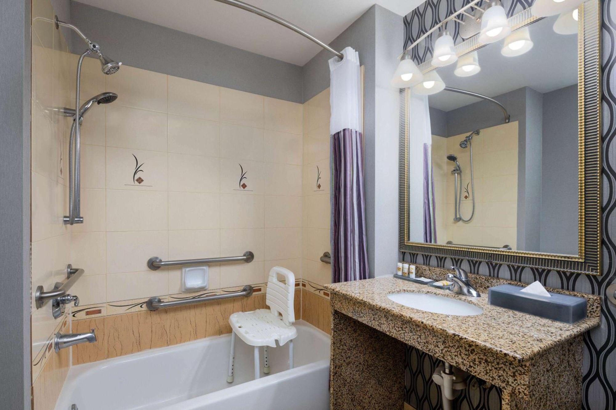 La Quinta By Wyndham Savannah Airport - Pooler Eksteriør bilde
